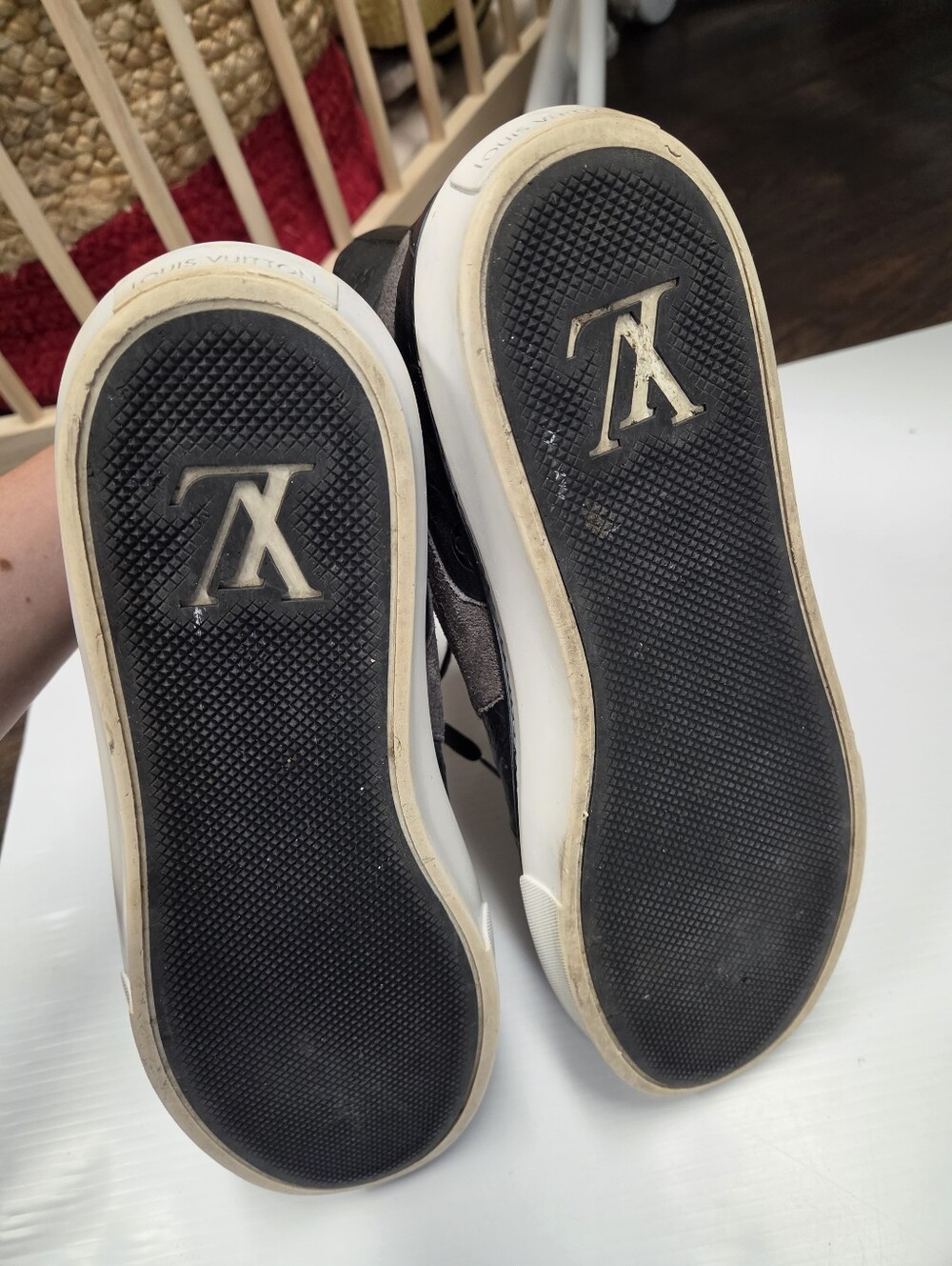 Men's Louis Vuitton 2009 Monogram Embossed Leather & Suede High-Top Sneakers Siz - Picture 9 of 14